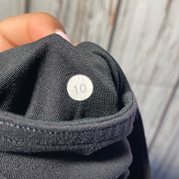 Lululemon Capri leggings 10 - Picture 4 of 7